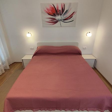 Apartmani Malo More Seline Eksteriør bilde